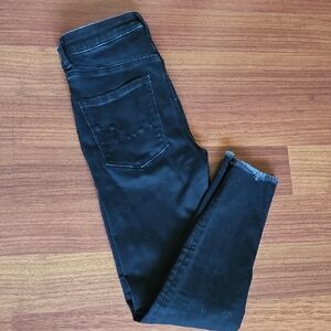 American Eagle Black Super Hi-rise Jegging Crop Raw Hem Size 6